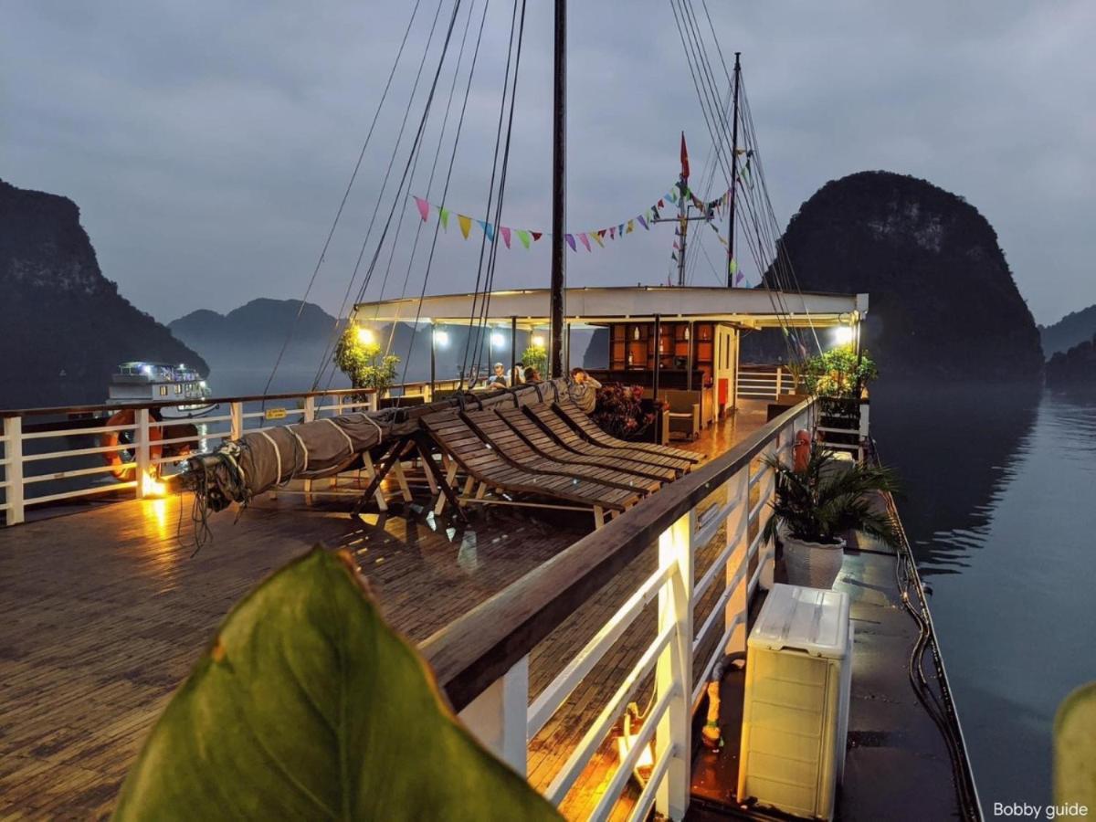 Отель Le Journey Halong Bay Cruises Халонг Экстерьер фото